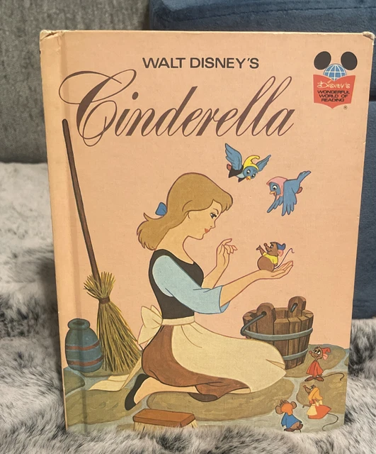 WALT DISNEY'S CINDERELLA HARDCOVER 1974 FAIRY TALE VINTAGE Pre Owned-read