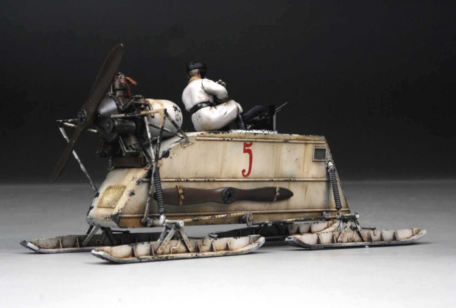 Award Winner Built Trumpeter 1//35 Armored Aerosan NKL-26 PE Figure