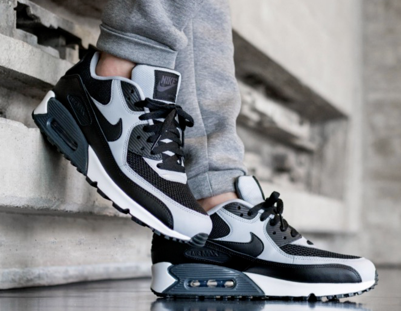 nike air max 90 essential black wolf grey