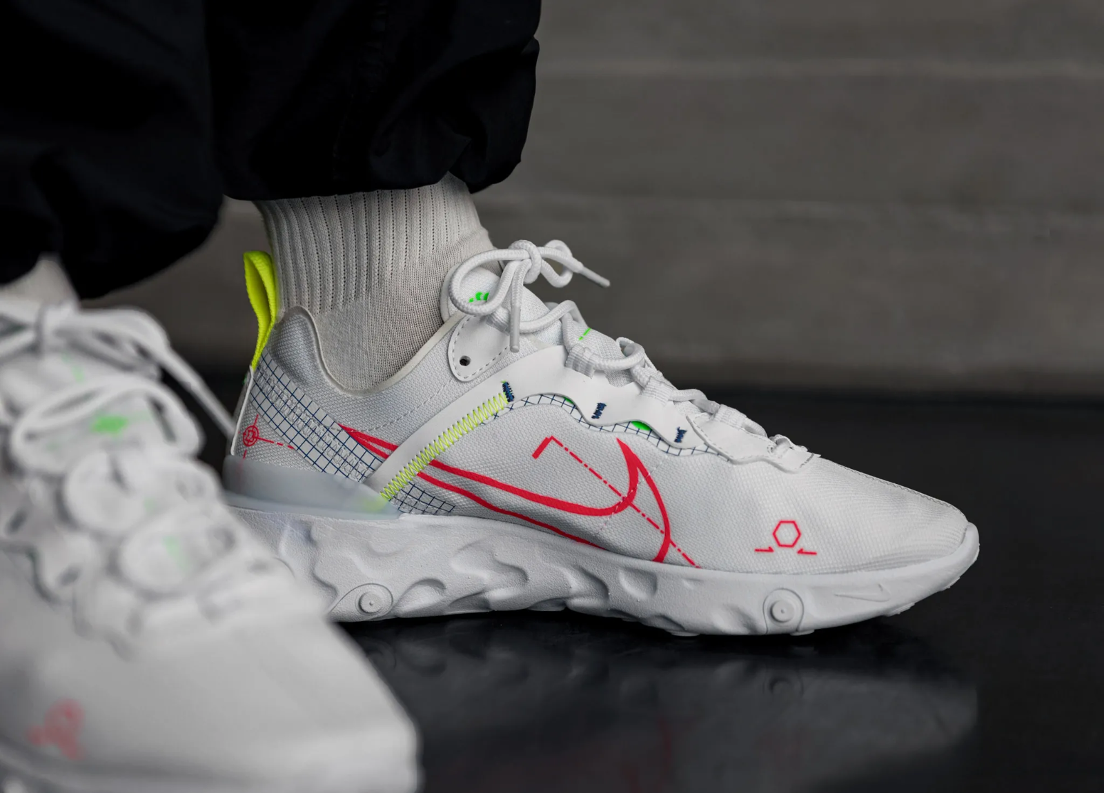 nike react element 55 white neon schematic