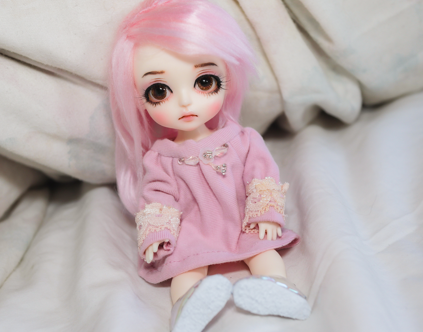 lati yellow doll