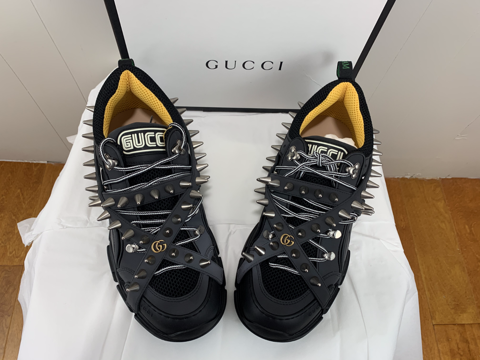 men's flashtrek sneaker with removable spikes