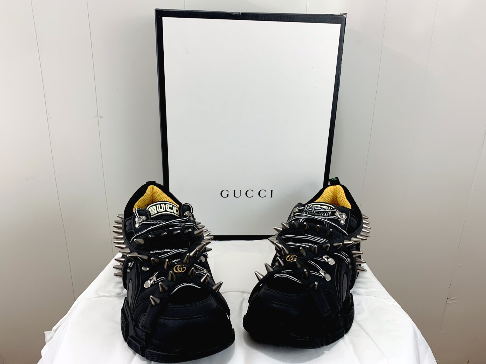 men's flashtrek sneaker with removable spikes