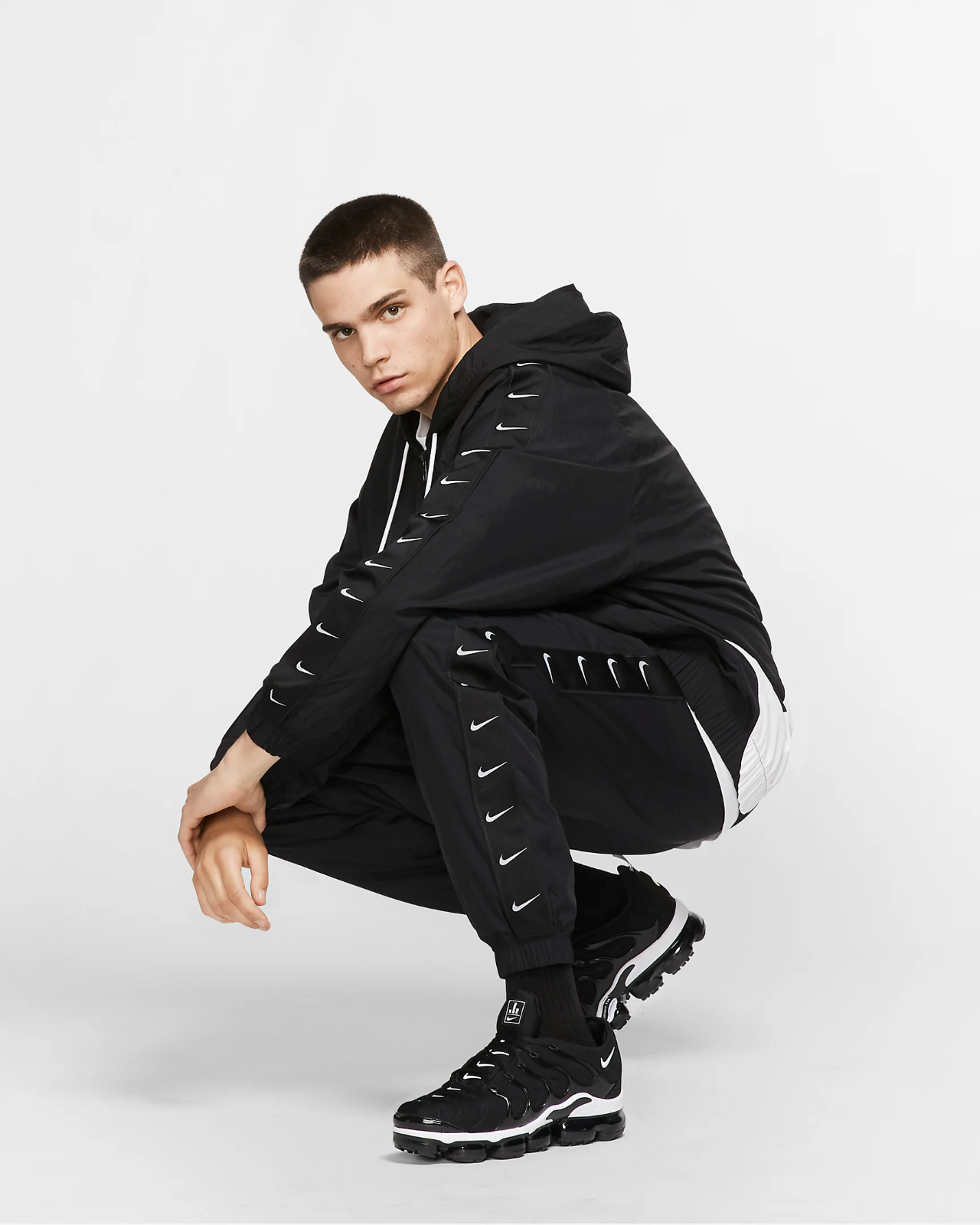 nike pantalon de survêtement tissé swoosh homme nike pantalon de survêtement tissé swoosh homme