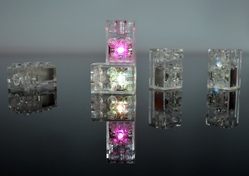 Lunar LED LIGHT BLOCK compatible with lego 2x3 RED /& BLUE Free axle piece***