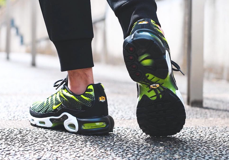 NIKE AIR MAX PLUS Tn PREMIUM MEN'S SHOES LIFESTYLE COMFY SNEAKERS NIKE AIR MAX PLUS Tn PREMIUM MEN'S SHOES LIFESTYLE COMFY SNEAKERS