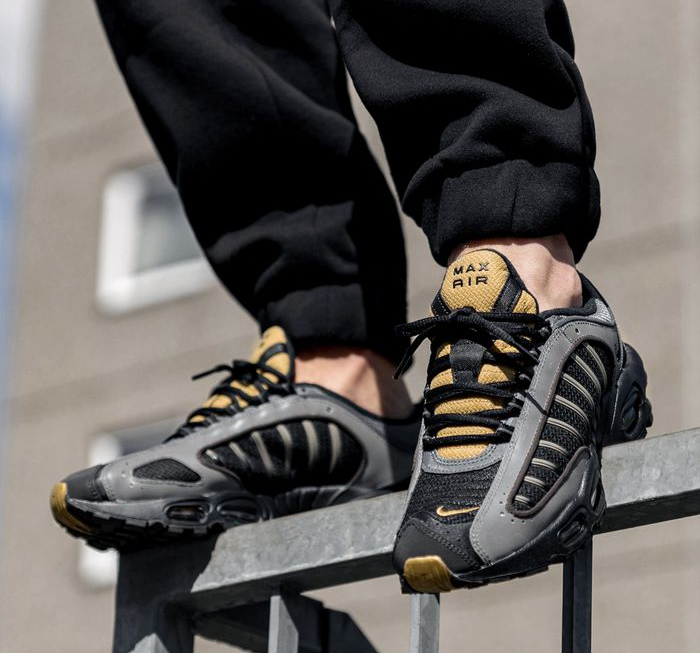 Nike Air Max Tailwind Iv 4 Black Metallic Pewter Men S Sneakers 144 99 Picclick