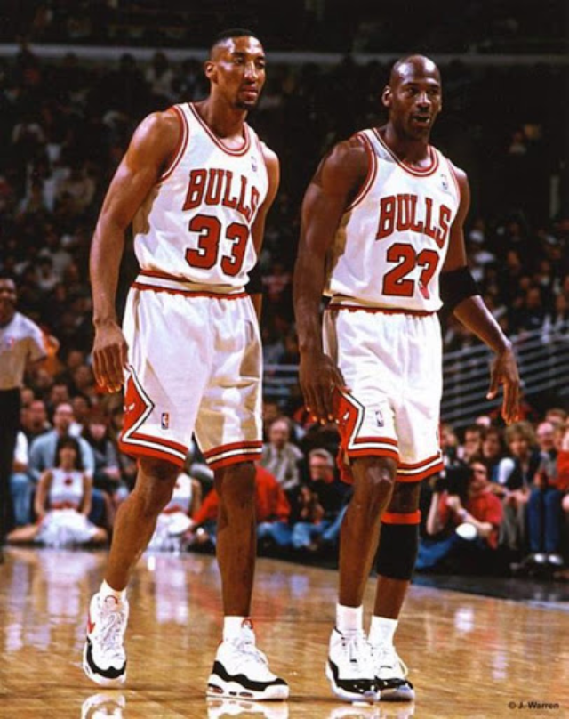 Scottie pippen wearing uptempo on sale