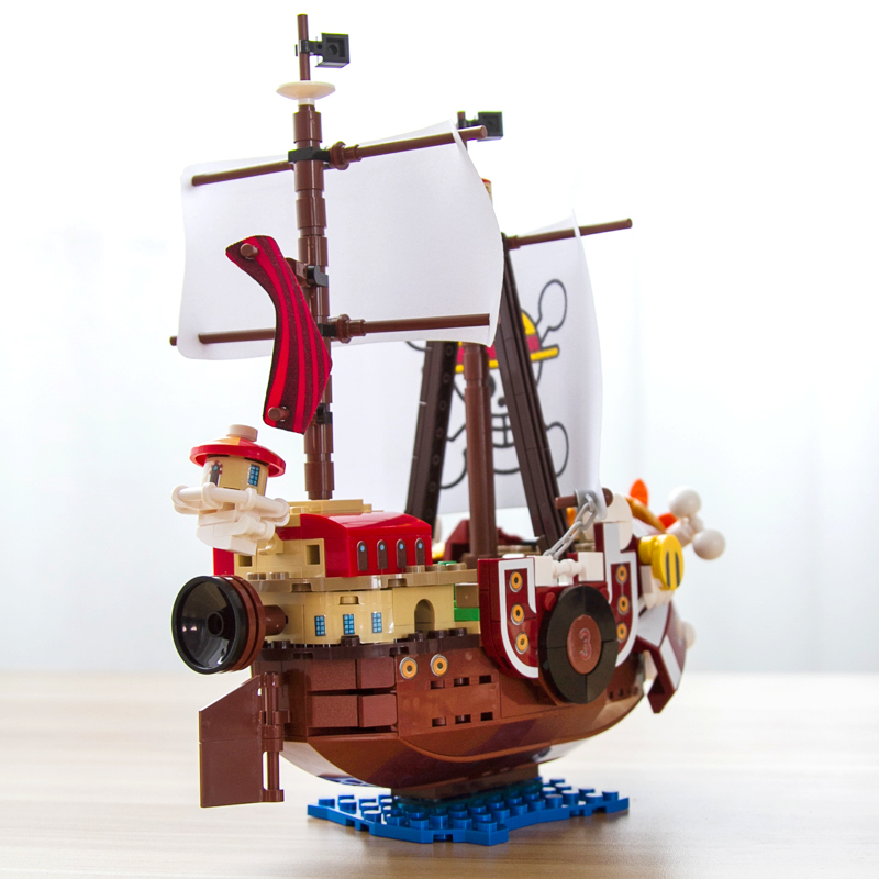 432pcs One Piece Luffy Nami Zoro Sunny Pirate Ship for Lego Ninjago Minifigure.