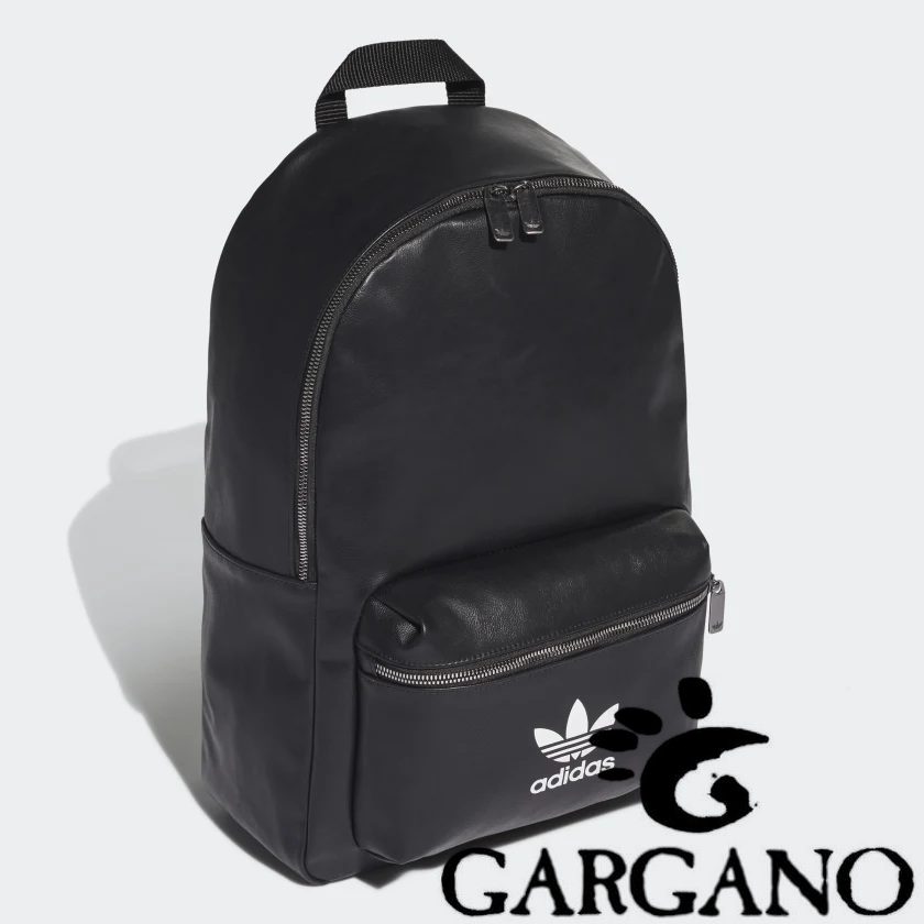 Adidas zaino colore nero scritta bianca Linear Classic Daily accessori art. DT8633 Adidas zaino colore nero scritta bianca Linear Classic Daily accessori art. DT8633