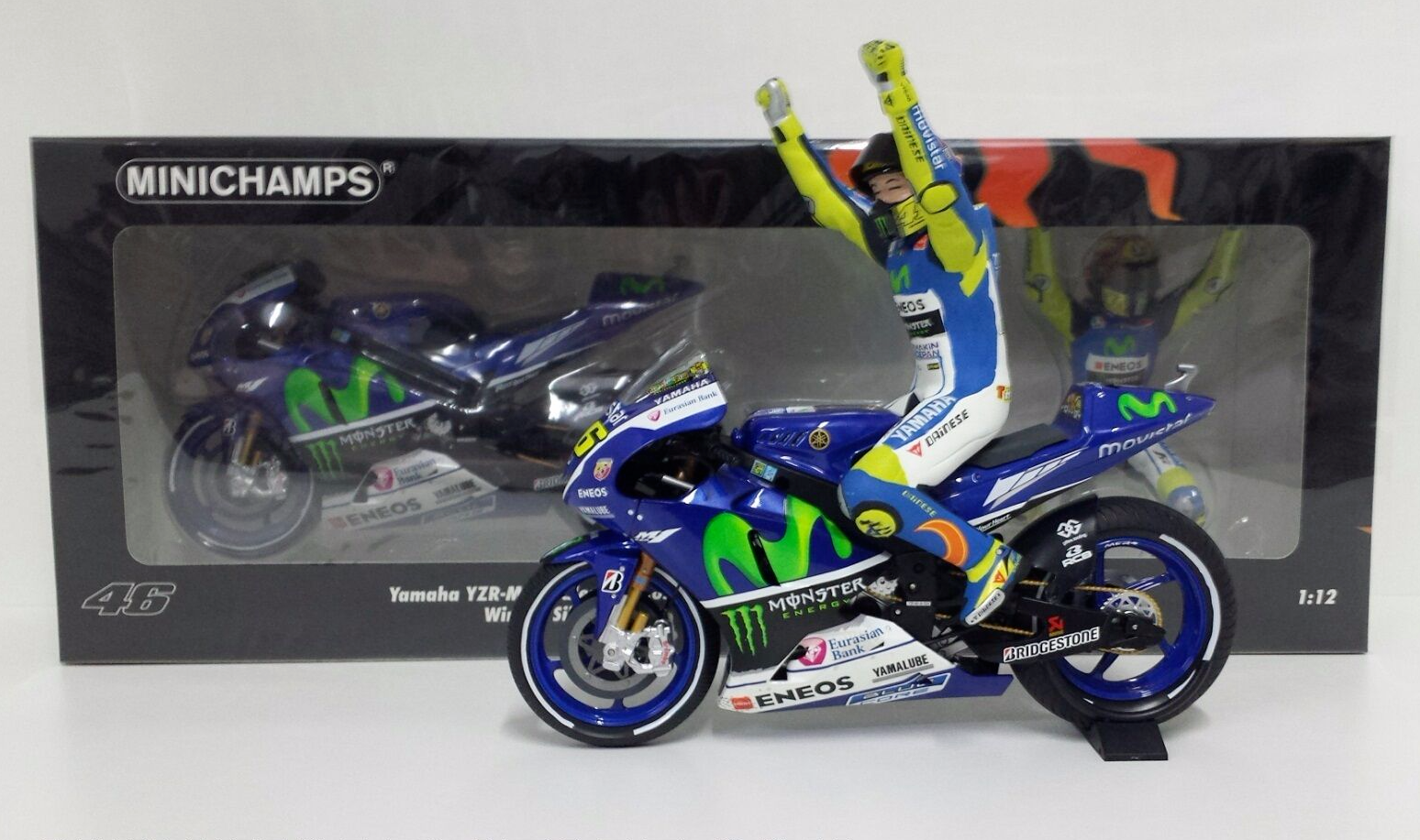 Startbox Set Yamaha Valentino Rossi MotogGP Con Cavalletto 1:12 Model MINICHAMPS