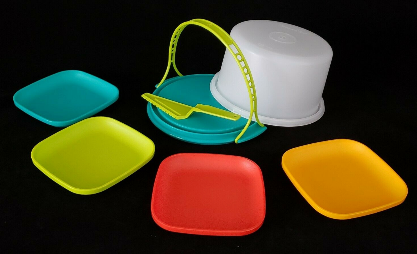 Tupperware Kids Mini Party Serving Set Cake Taker Plates /& Pie Cutter