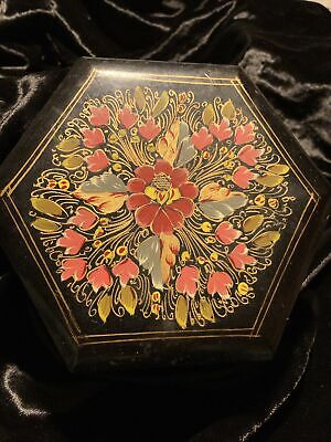 RUSSIAN LACQUER BOX Vintage Hand Painted wood wooden folk art Russia