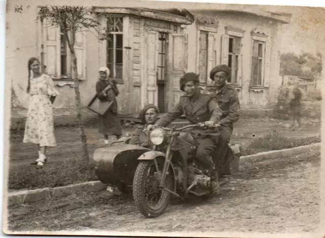 ROMANIA MILITARY PHOTO ROMANIAN WWII SOLDIERS Zundapp KS600 WITH BW38 attachment