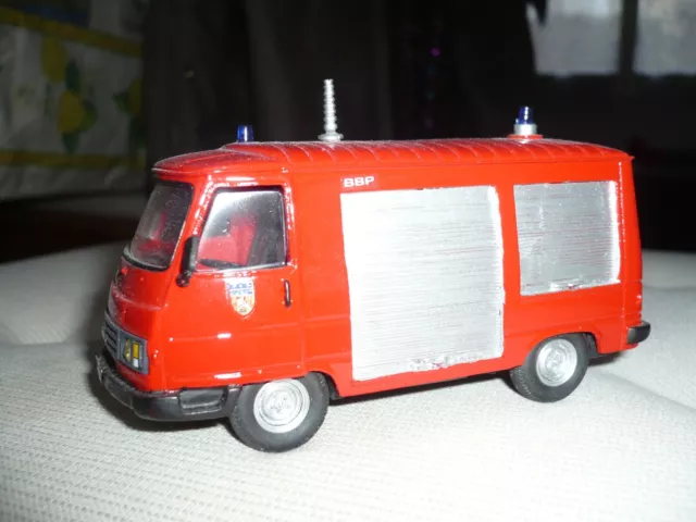 Ccc Peugeot J9 Vsr Pompiers Bpp Sdis 77 Au 1/43 Sans Boite En État Avec Manques