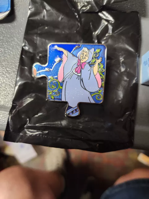 Disney Cinderella Character Connection Puzzle LE 900 Fairy Godmother Pin MYSTERY
