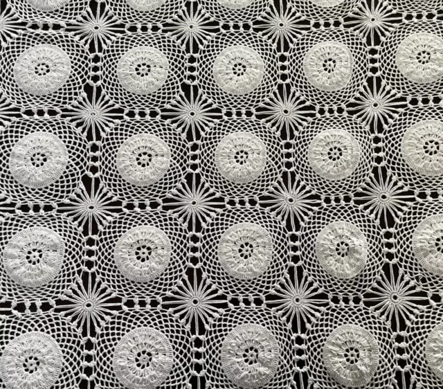 1970s White Cotton Crochet Lace Large TABLE CLOTH Bedspread 254cm x 349cm 2
