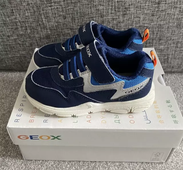 Geox Boy's J New Torque Sneaker Navy & Silver, Size UK8.5/EU26 - RRP £47