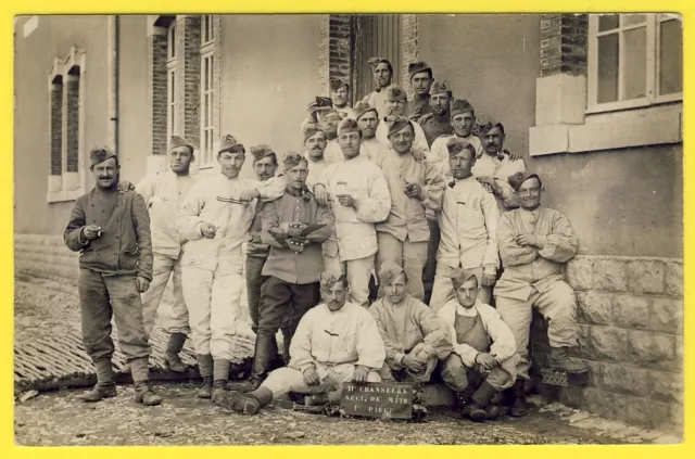 cpa CARTE PHOTO Soldats du 11e CHASSEURS ALPINS Section de MITRAILLEUSE