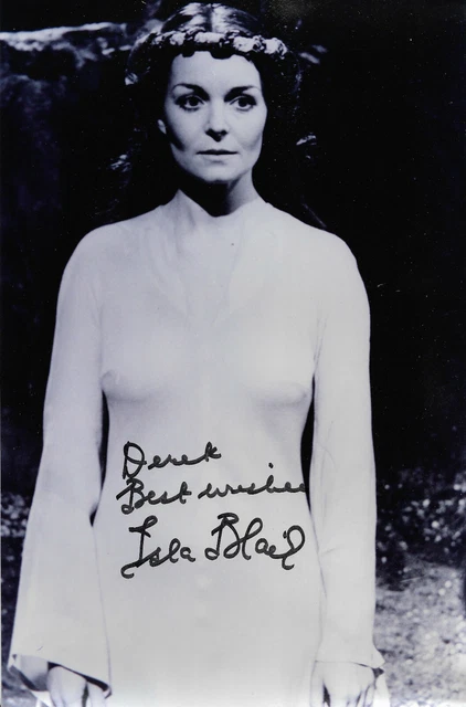 Isla Blair "HAMMER HORROR"  genuine hand signed autograph 12"x8" COA (D1)