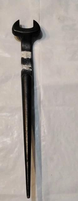 Klein Tools 3213-H, 1-7/16" x 7/8" Bolt, Erection / Spud Wrench - MADE IN USA