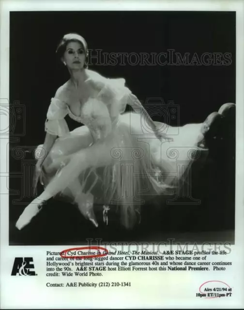 1994 Press Photo Dancer Cyd Charisse in "Grand Hotel, The Musicial" - hcp34910