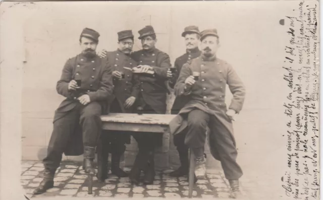 CPA MILITARIA carte photo - Groupe de 5 militaires