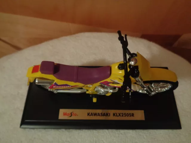 Neuf Sur Stand Kawasaki Klx250Sr Moto Jaune/Violet Modèle 1:18 Vélo 3