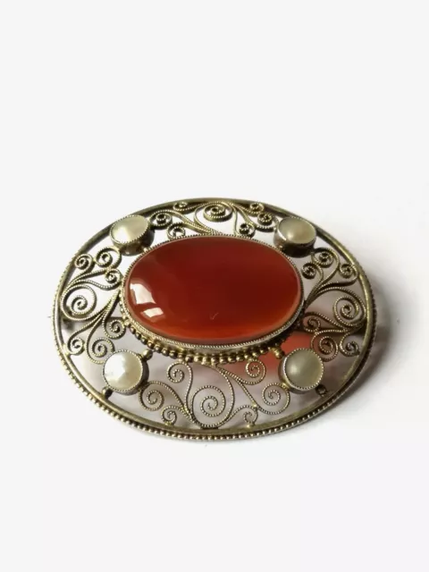 Filigrane Jugendstil Brosche aus vergoldetem Silber mit Karneol &  Perlen