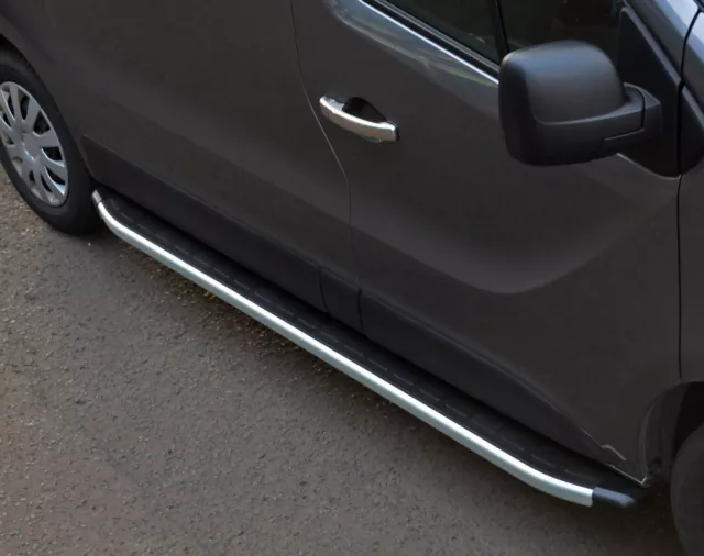 Barras escalonadas laterales de aluminio para adaptarse a SWB Vauxhall Vivaro (2014+)