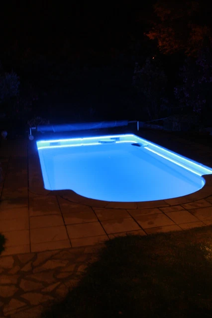 Piscine éclairage Led / kit 30 mètres étanche - jardin décoration Led sur Devis Piscine éclairage Led / kit 30 mètres étanche - jardin décoration Led sur Devis