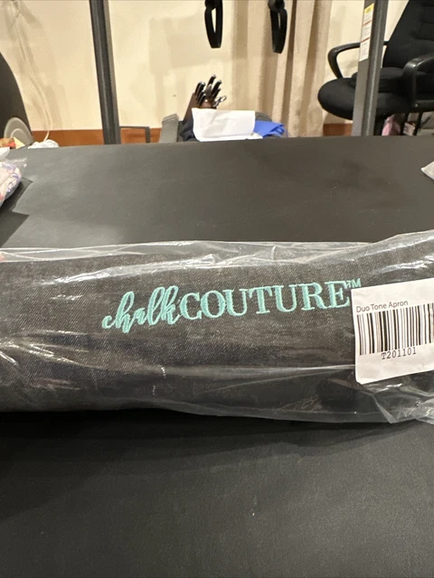 Delantal de mezclilla negro Chalk Couture Consultant con nuevo en paquete