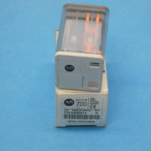 Allen Bradley 700-HA32A1-4 Series B Relay 8 Pin Octal DPDT 10 Amp 120 VAC LED