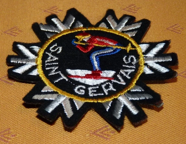 Ancien Insigne émaillé St-Gervais Ski Sports D'hiver - Vintage Collection
