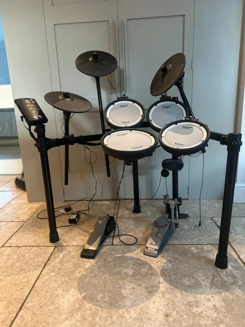 HARDLY USED Roland TD 1DMK V Drums Electronic Drum Kit Pearl
