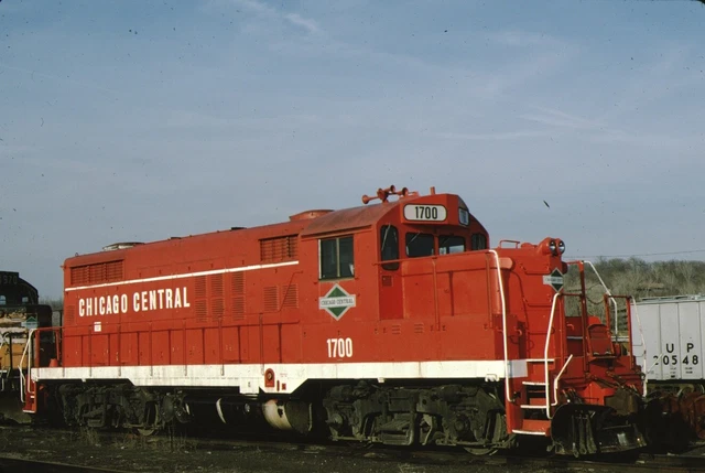 CC&P Chicago Central & Pacific EMD GP10 Kodachrome original Kodak Slide