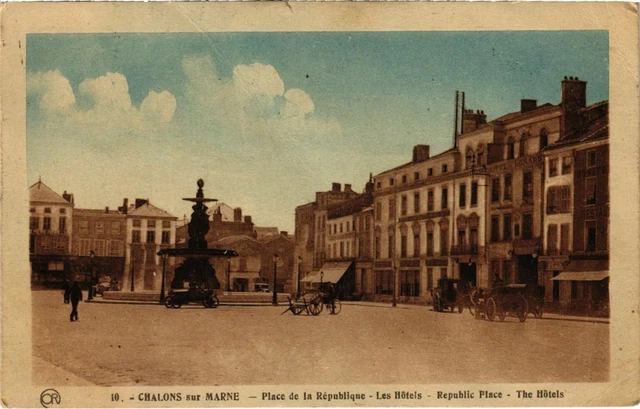 CPA CHALONS sur MARNE - Place de la Republique (109935)
