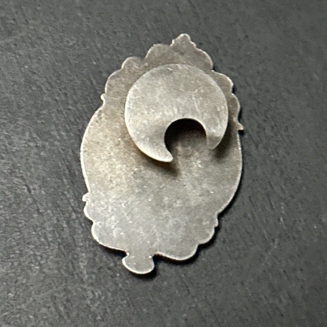Ancien Bouton De Manchette En Métal Argenter Religieux A Identifier 2