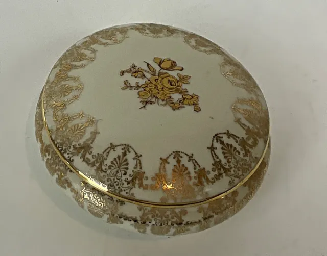 Ancienne XXème très belle boite à bijou, pilulier en porcelaine de Limoges 3