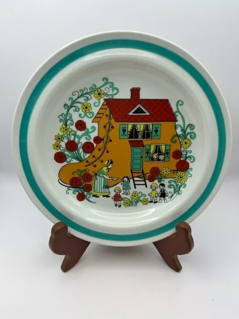 1960s Vintage Arabia Finland Satukenka plate w Old Woman who Lived in a Shoe 7"