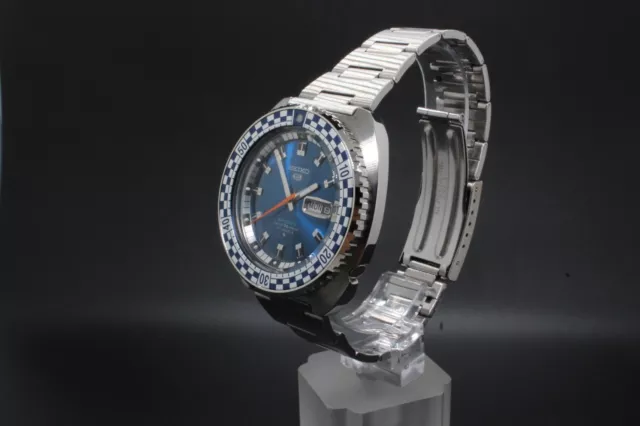 Seiko 5 Sports Rally Diver Water 70 Proof 21 Jewels 6119-7173 with Blue Dial