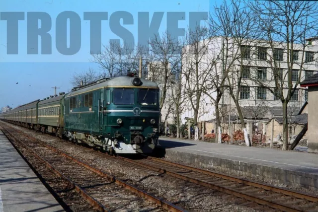 35mm Slide CR China Chinese Railways Diesel Loco ND 0090 c1981 Original