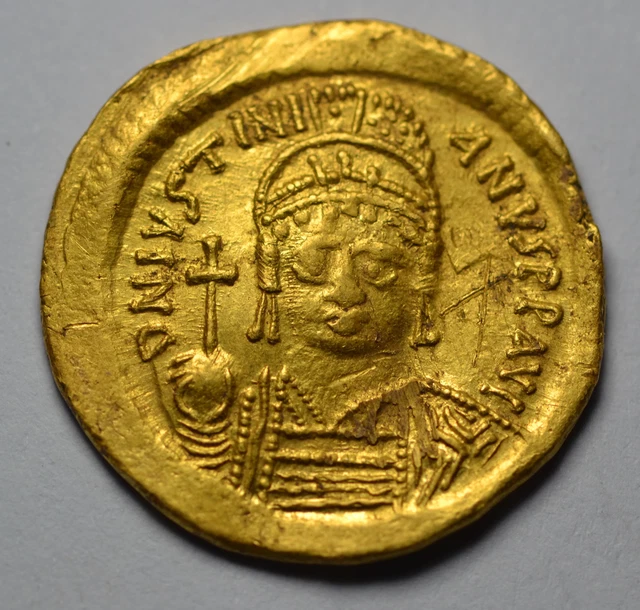 Giustiniano I, solido oro, c. 542-565 d.C., Costantinopoli in perfette condizioni, terza officina