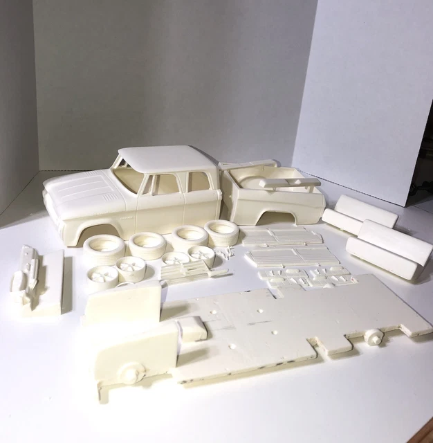 1/25 Scale Resin 1963 Dodge Sweptline D100 Crew Cab Short Box Curbside Kit 1/25 Scale Resin 1963 Dodge Sweptline D100 Crew Cab Short Box Curbside Kit
