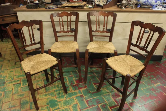 Cuatro Sillas Piamonte En Nuez Con Asiento En Paja / Comienza Xx Sec Cod. 21499