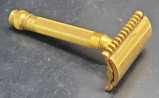 Vintage 1930's Gillette NEW Long Comb DE Safety Razor Gold 2