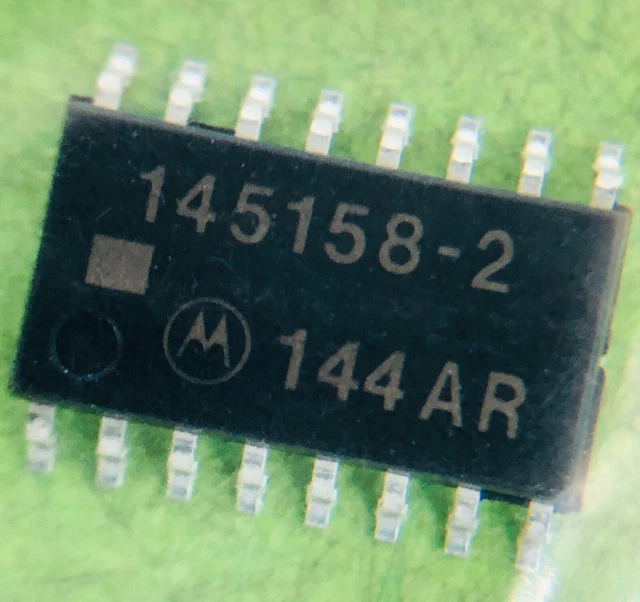 MC145158 -2 PLL SYNTHESIZER Motorola Serial-Input Dual-Modulus Divider ...