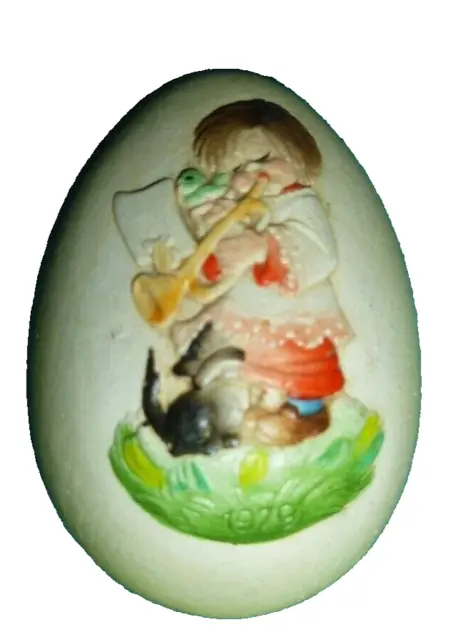 Anri Hand Carved Wooden Figurine - Ferrandiz Egg 1979 Easter Boy with Flute