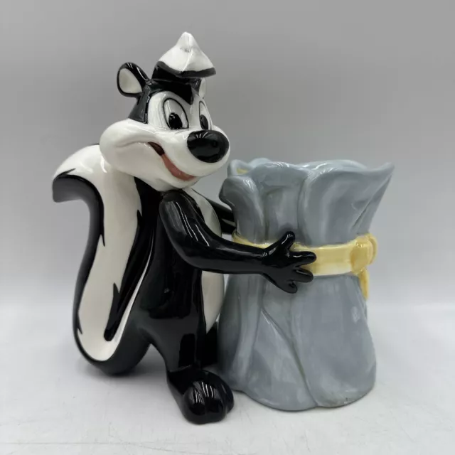 1995 PEPE LE PEW Warner Bros. Vase by Tex Welch - Initialed. Vintage Collectible