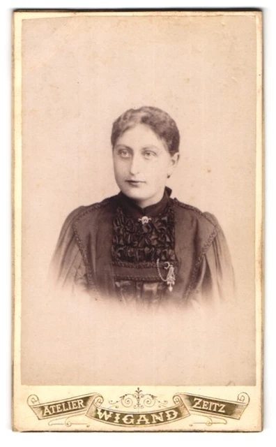 Fotografie Otto Wigand, Zeitz, Badstubenvorstadt 2, Junge Dame mit zurückgebund